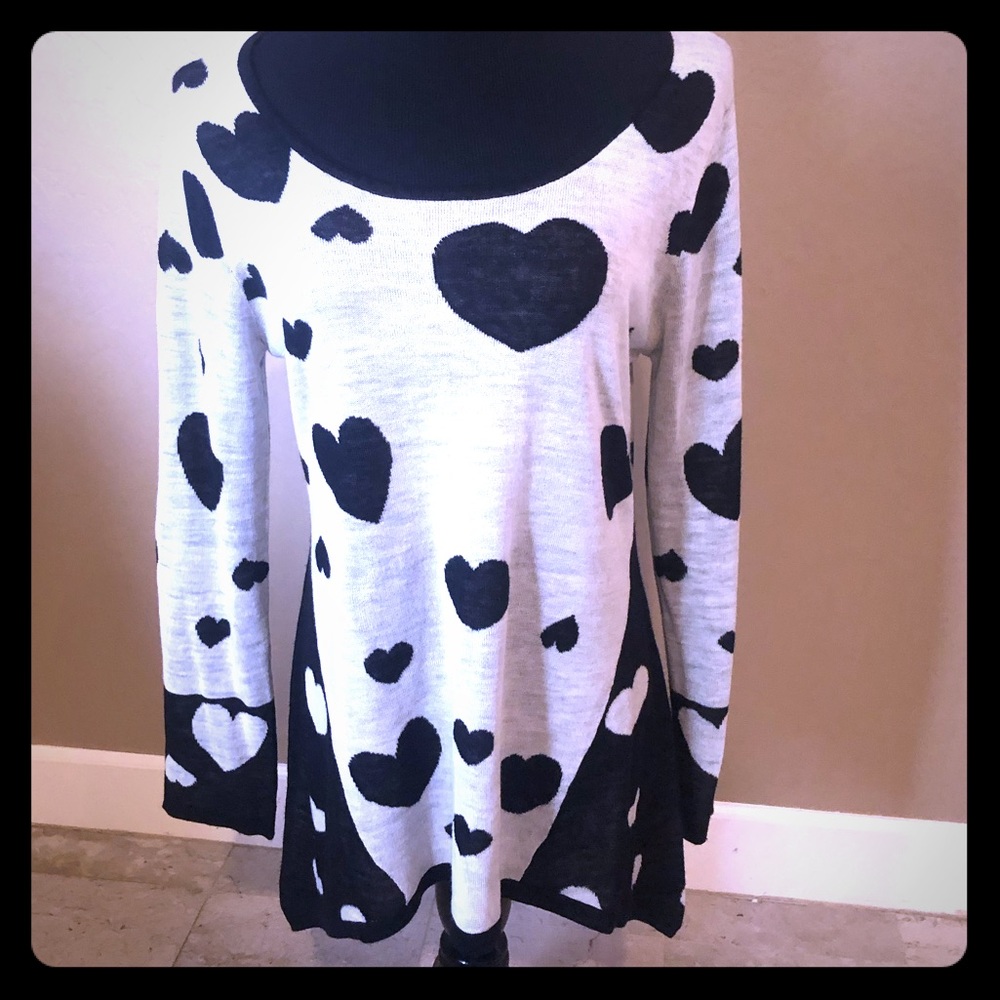 Style & Co Grey/Black Heart Tunic sweater ((M)